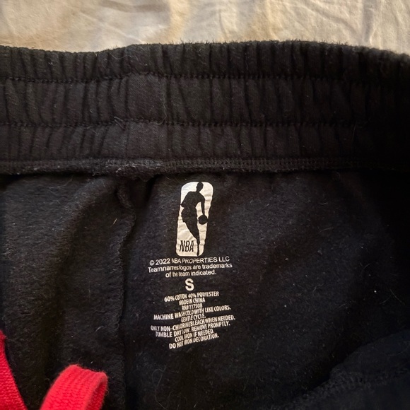 NBA Black Sweatpants Chicago Bulls Joggers - Picture 3 of 3
